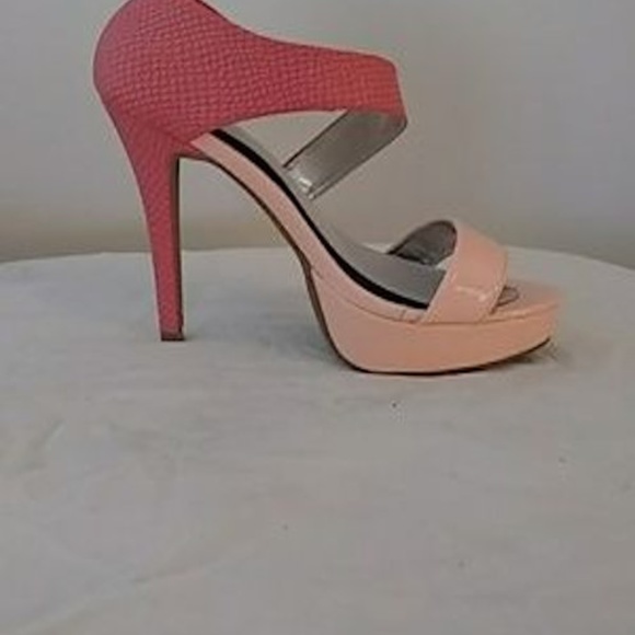 Shoes - Picture 4 of 4